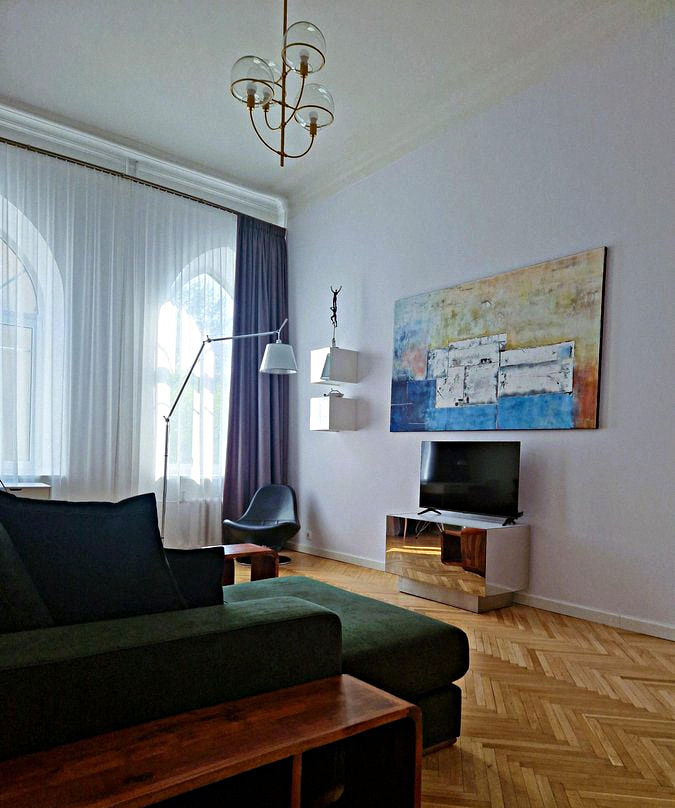 Dynamic 1-Bedroom Retreat Between Žižkov Parks